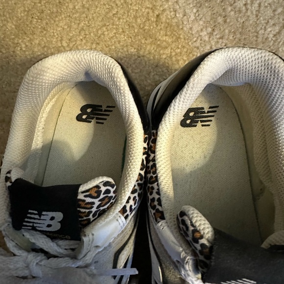 New Balance White and Black Athletic Shoes - Picture 6 of 6